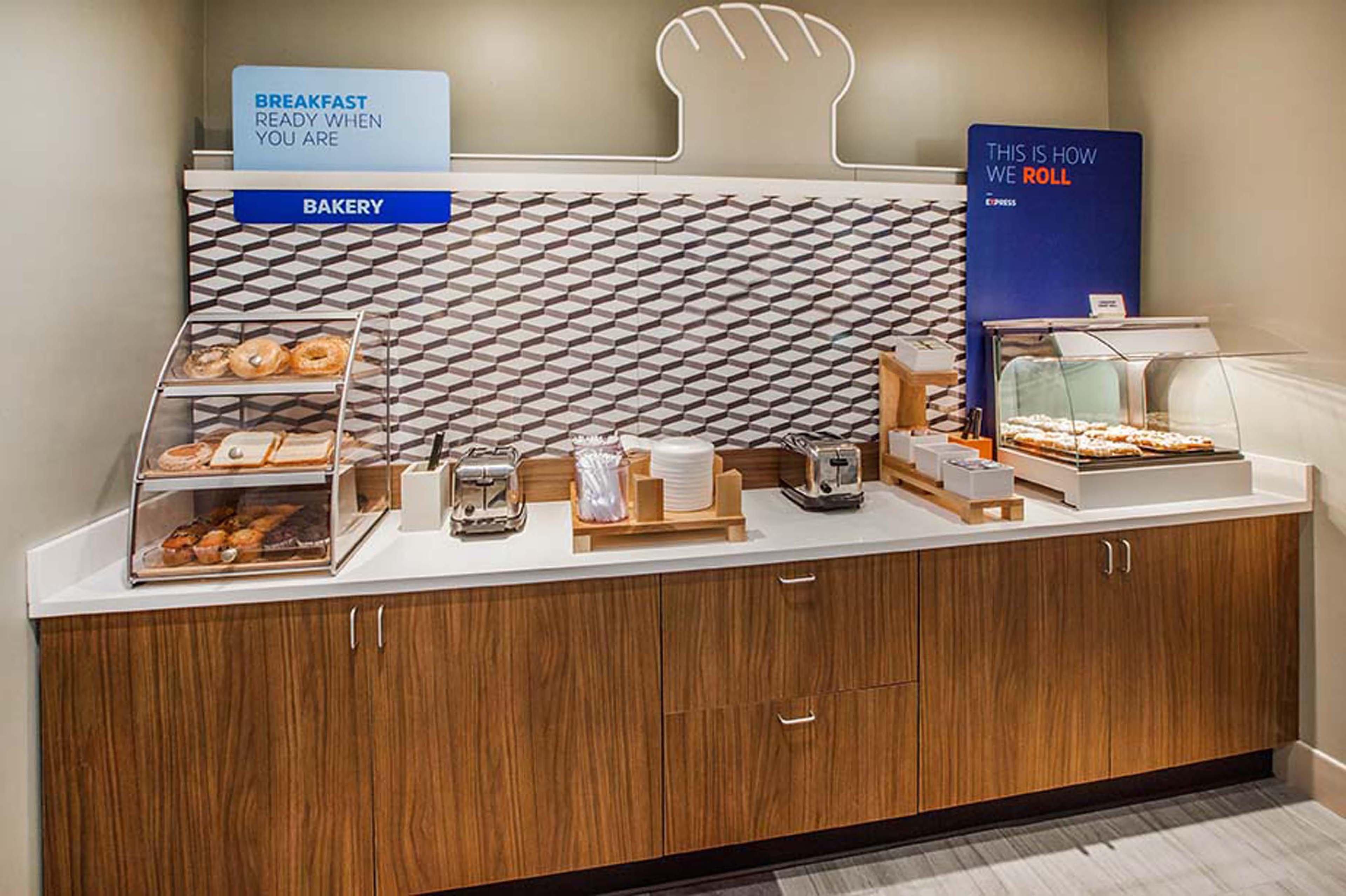 Holiday Inn Express Forsyth By Ihg Eksteriør billede
