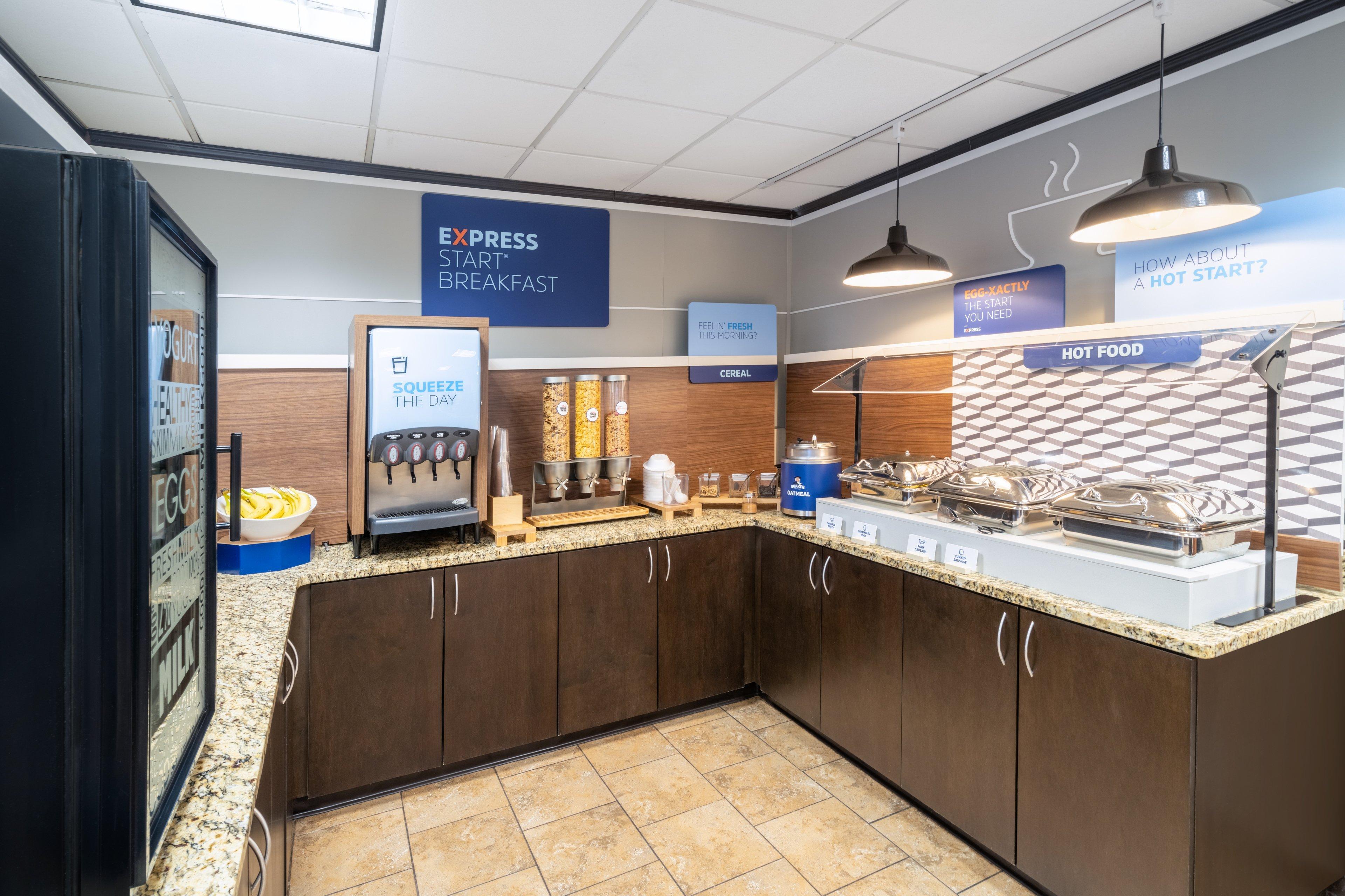 Holiday Inn Express Forsyth By Ihg Eksteriør billede