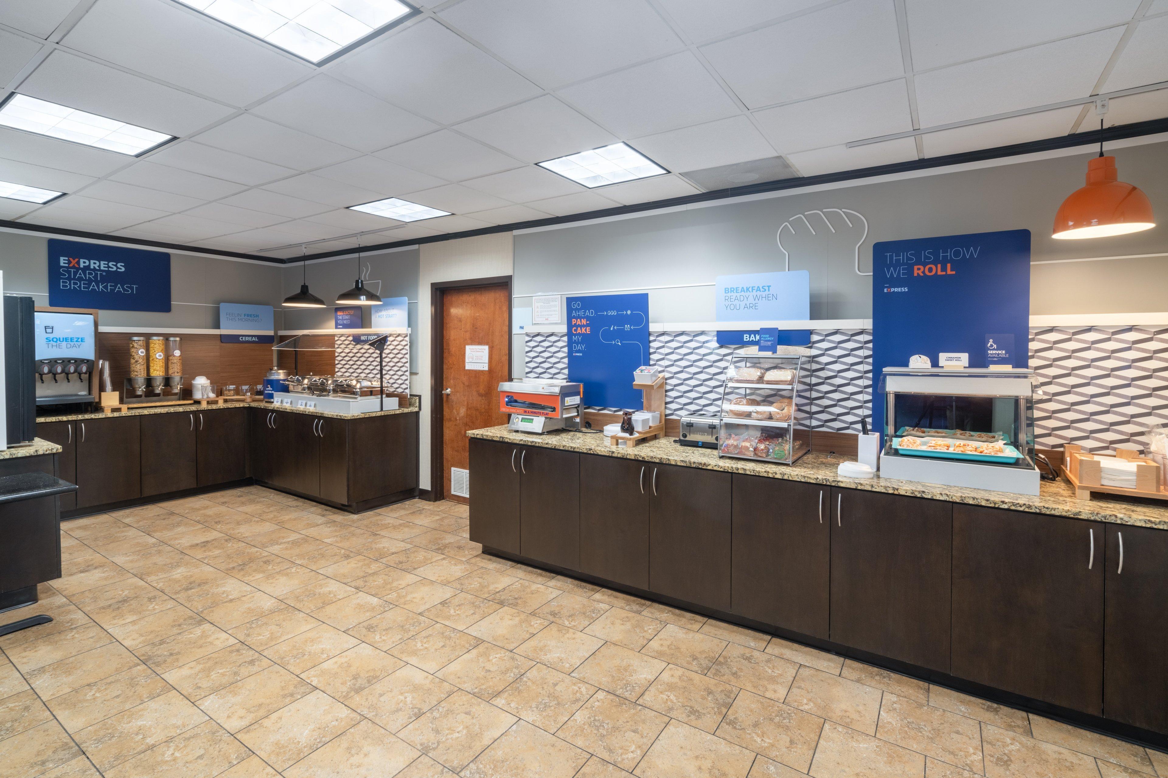 Holiday Inn Express Forsyth By Ihg Eksteriør billede